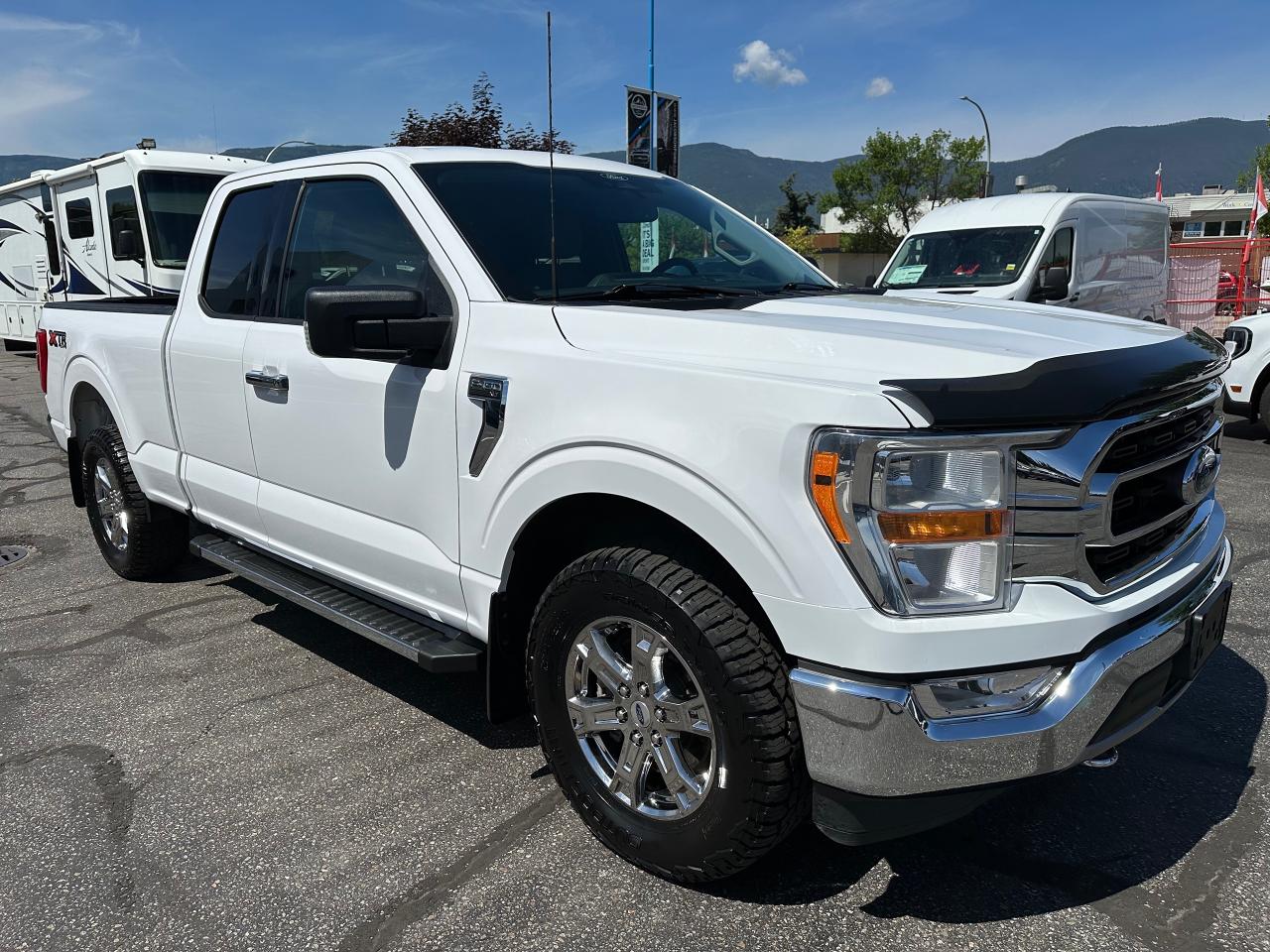 2021 Ford F-150 XLT Photo2