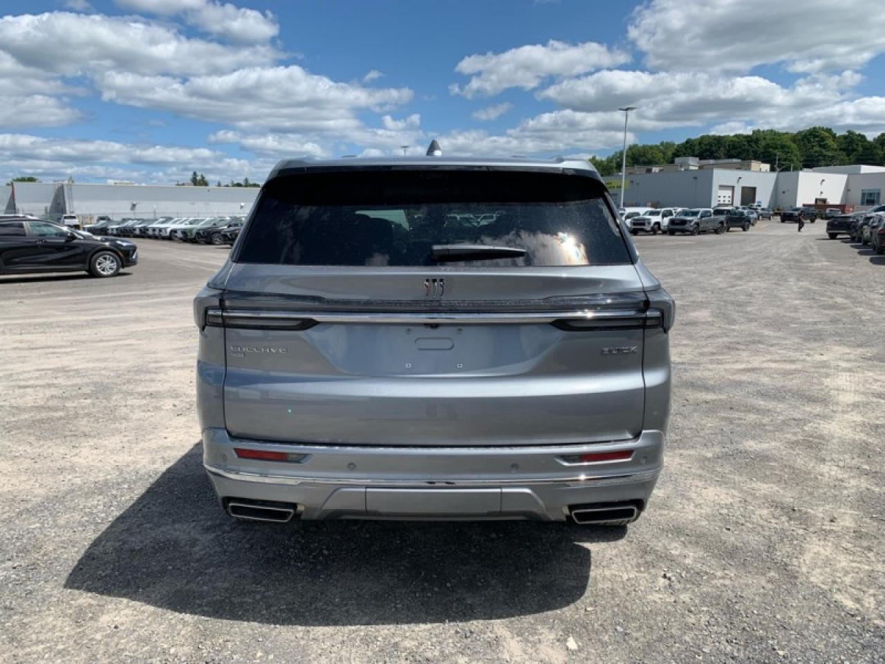 2025 Buick Enclave Avenir  - Leather Seats Photo3