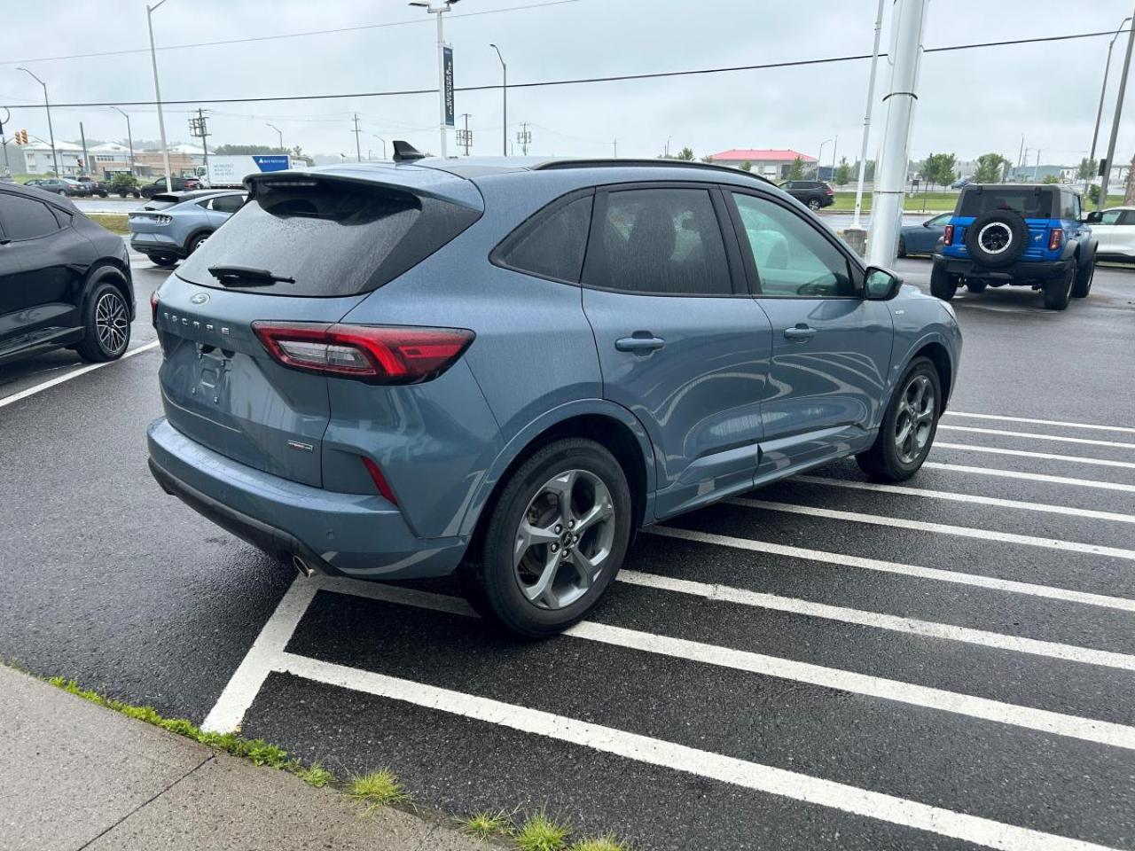 2023 Ford Escape Hybrid ST-LINE SELECT Photo4