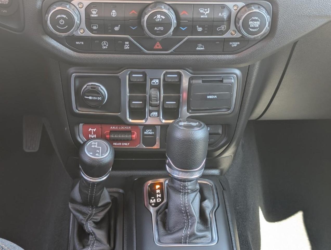 2025 Jeep Wrangler 4-DOOR WILLYS 4X4 2.0L TURBO AT Photo