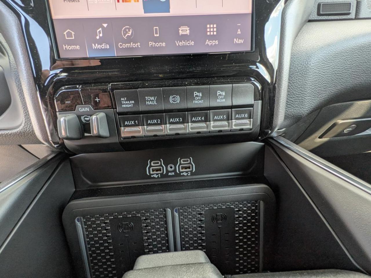 2025 RAM 2500 Laramie 4x4 Mega Cab 6'4" Box Photo