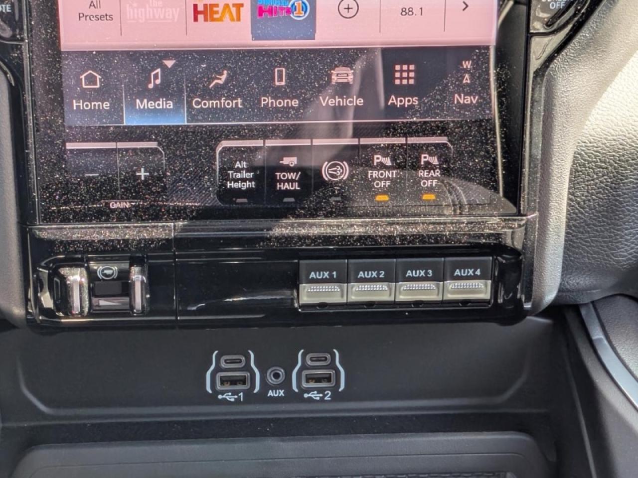 2025 RAM 3500 Laramie Photo