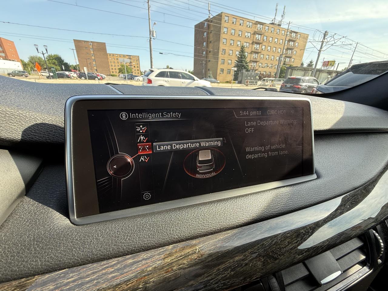 2016 BMW X5 //M SPORT | HARMAN KARDON | PANO | HEAD UP DISPLAY - Photo #41