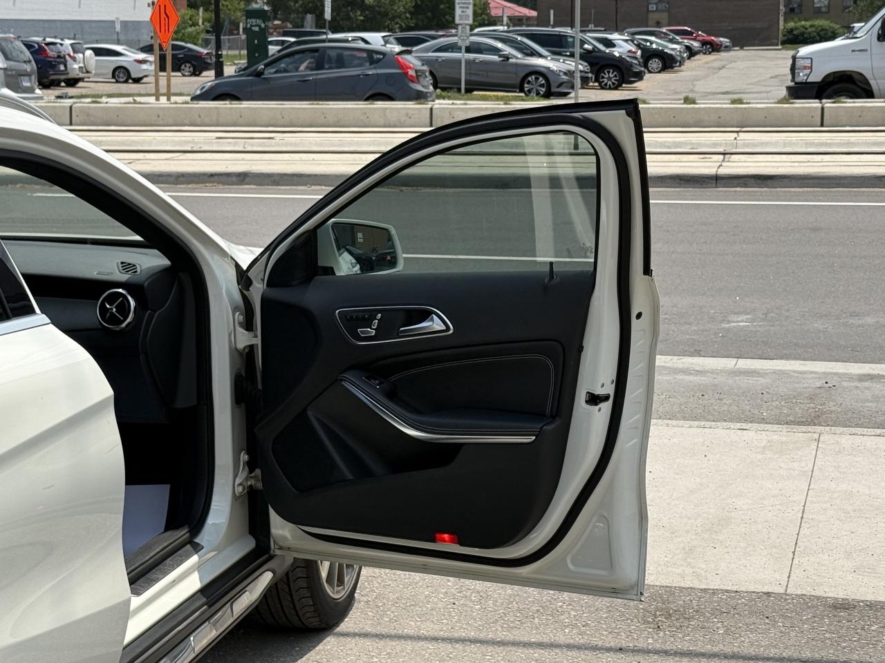 2018 Mercedes-Benz GLA //AMG SPORT | PANO | LOADED | - Photo #29
