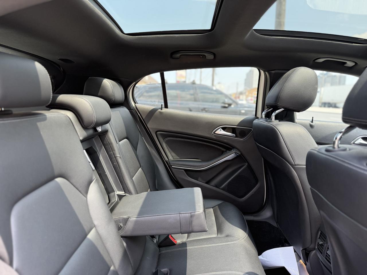 2018 Mercedes-Benz GLA //AMG SPORT | PANO | LOADED | - Photo #34