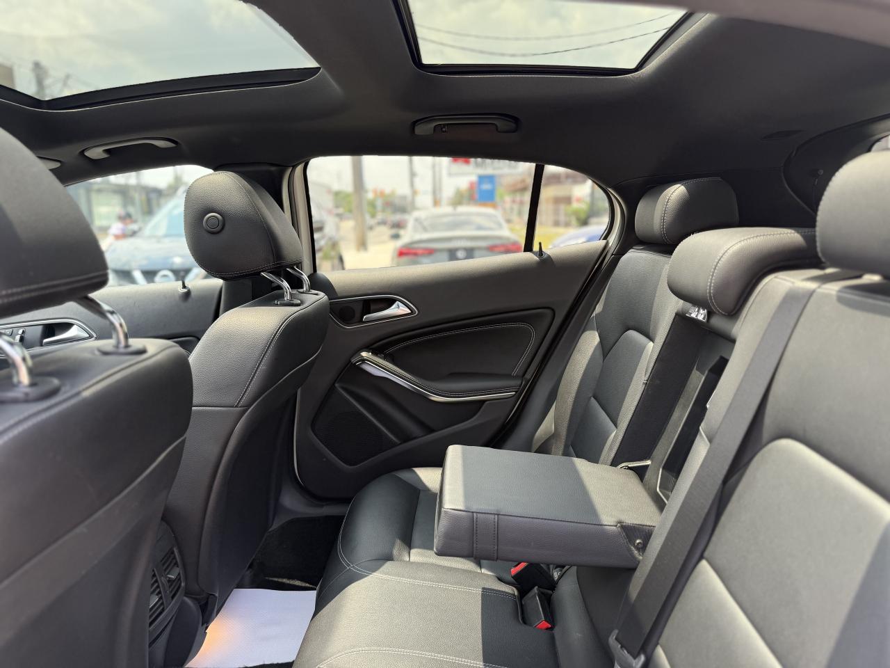 2018 Mercedes-Benz GLA //AMG SPORT | PANO | LOADED | - Photo #39