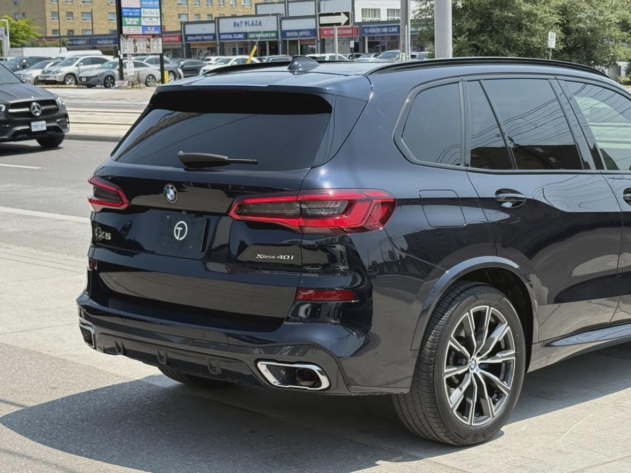 2019 BMW X5 ﻿//M SPORT | SKY LOUNGE | PANO | HEAD UP DISPLAY - Photo #9