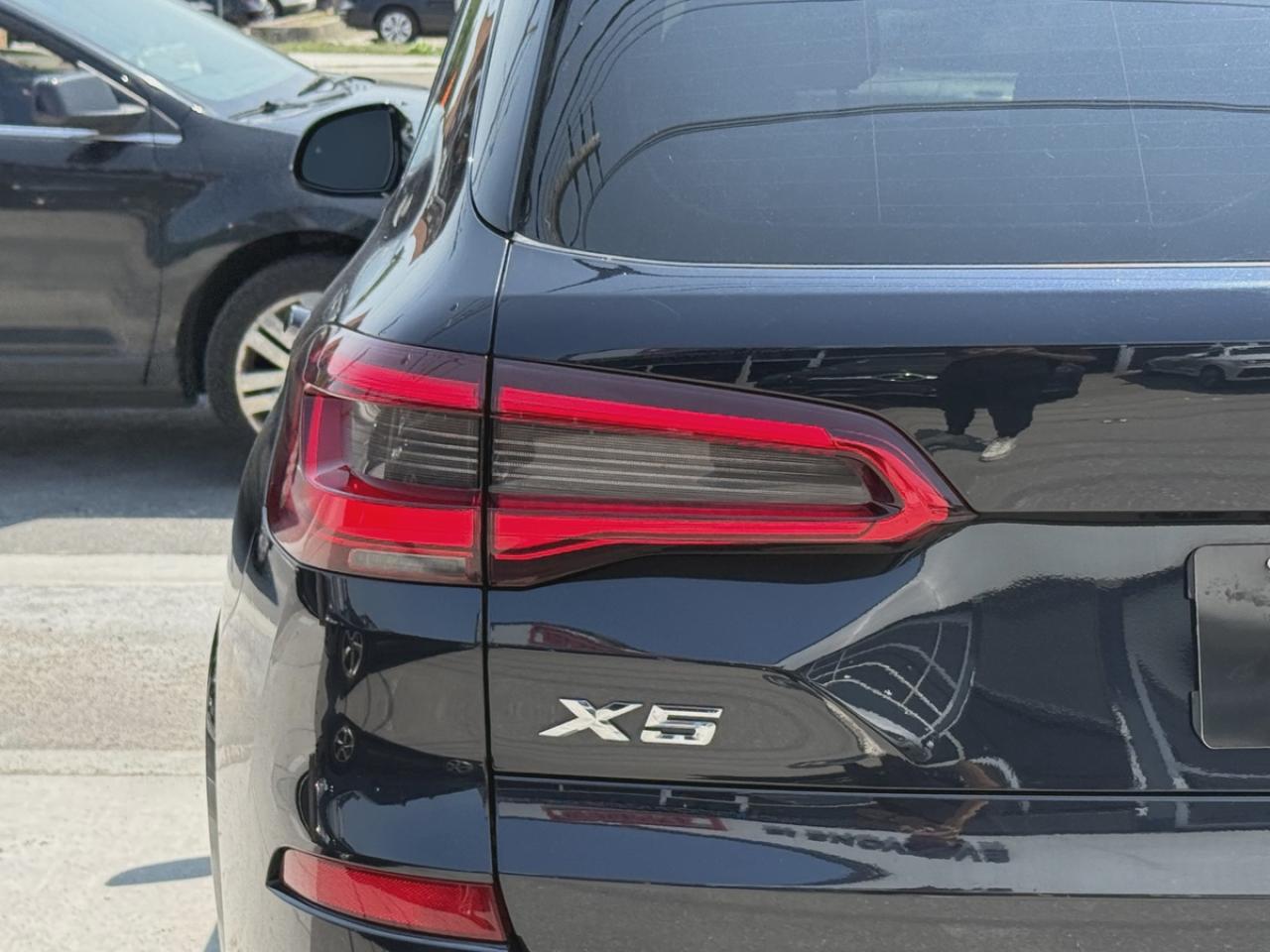 2019 BMW X5 ﻿//M SPORT | SKY LOUNGE | PANO | HEAD UP DISPLAY - Photo #12