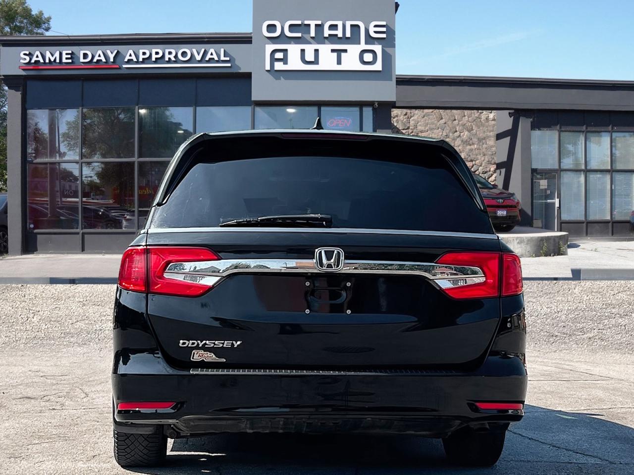 2018 Honda Odyssey EX-RES Auto - Photo #5