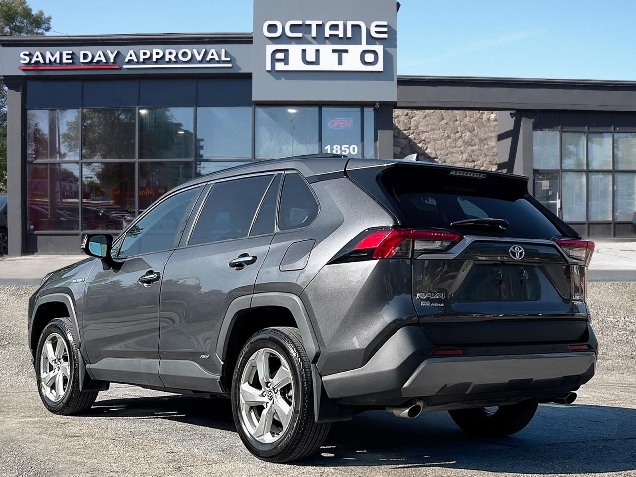 2019 Toyota RAV4 Hybrid Limited - Photo #4