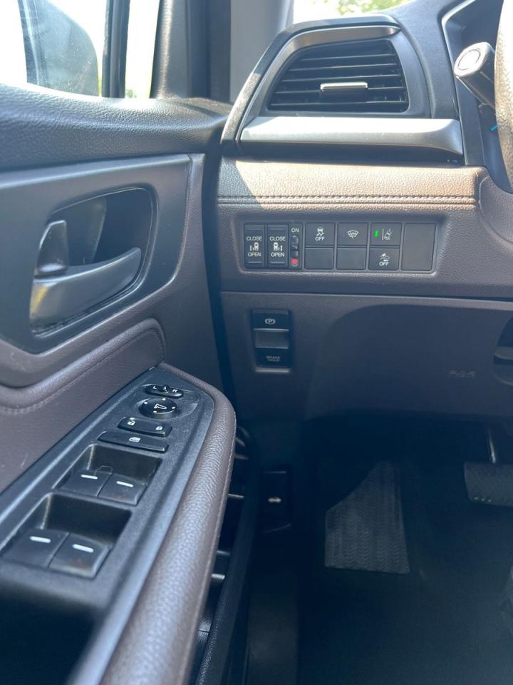 2018 Honda Odyssey EX-RES Auto - Photo #25