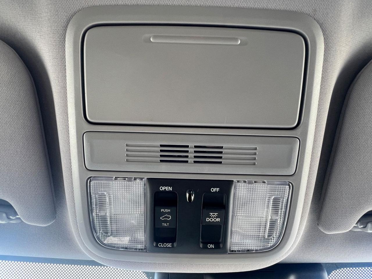 2018 Honda Odyssey EX-RES Auto - Photo #27