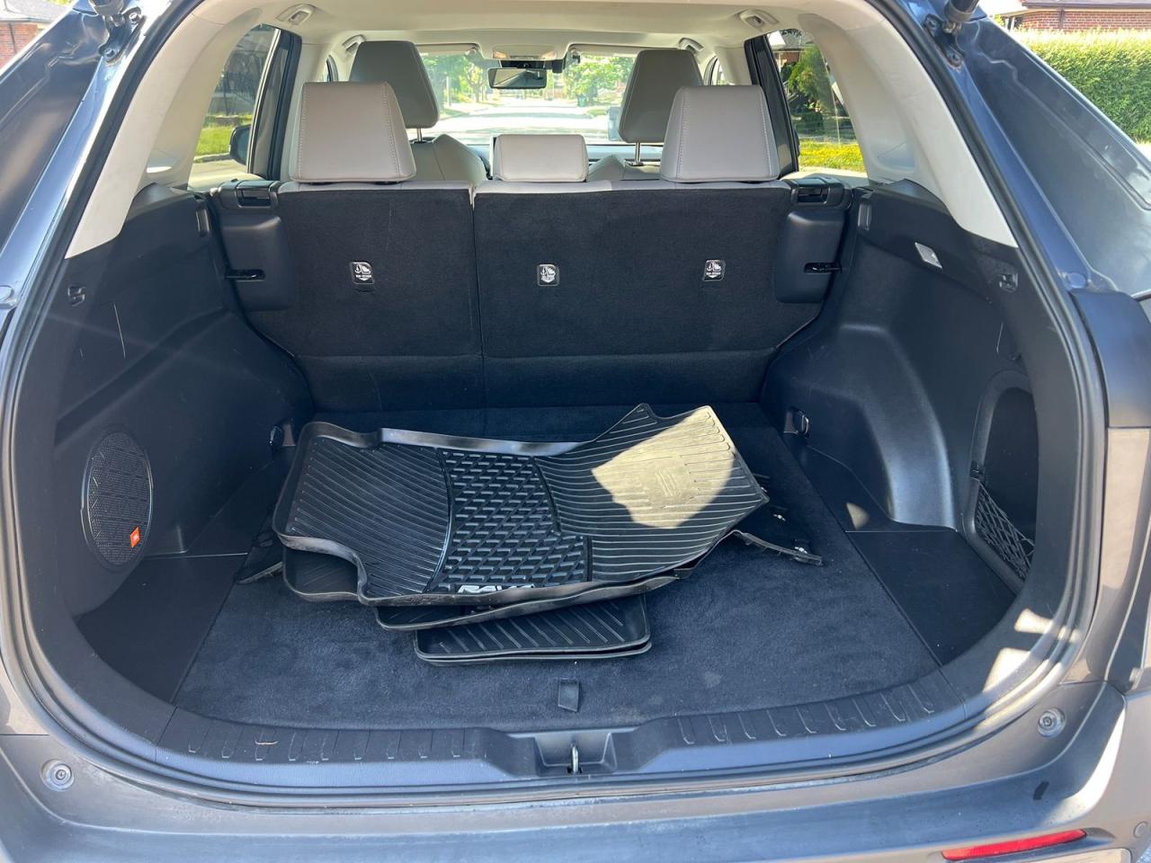 2019 Toyota RAV4 Hybrid Limited - Photo #9