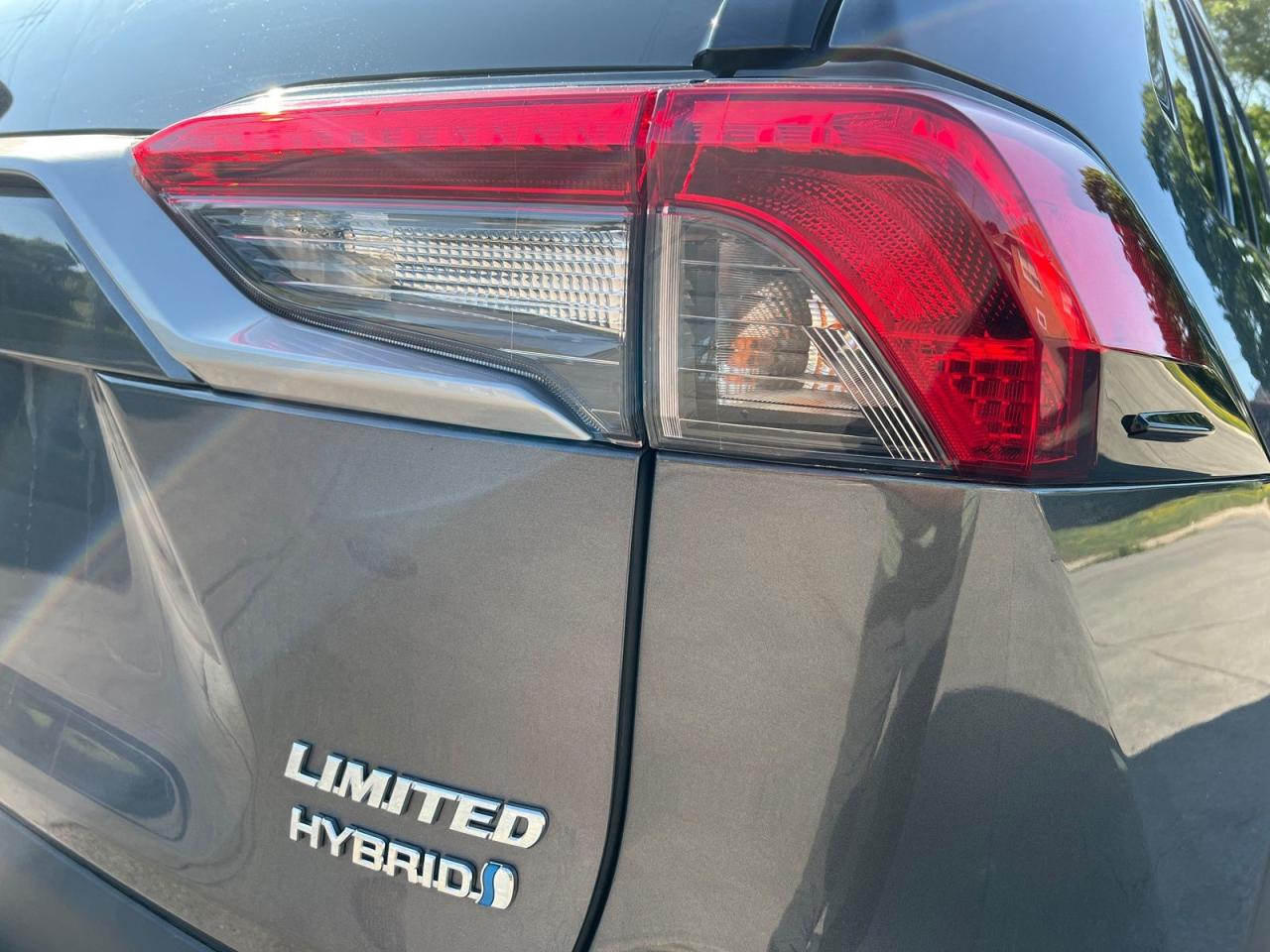 2019 Toyota RAV4 Hybrid Limited - Photo #7