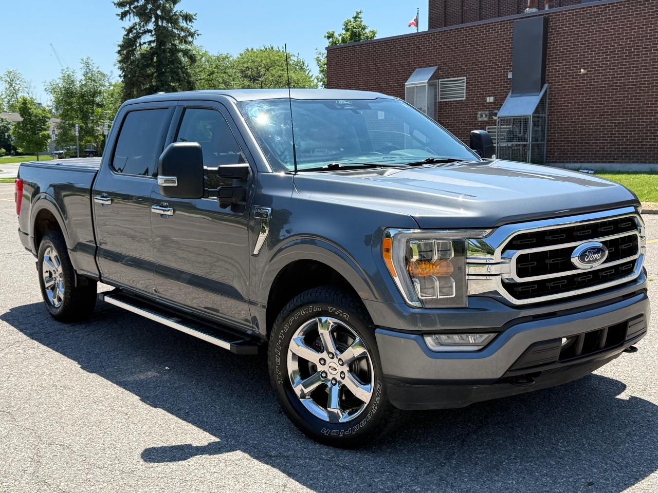 2022 Ford F-150 XLT 4WD SuperCrew 6.5' Box - Photo #2