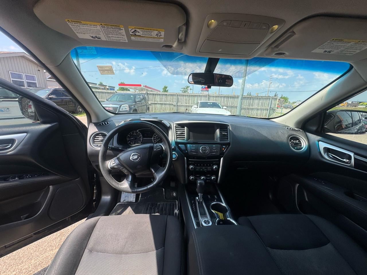 2017 Nissan Pathfinder SV - Photo #11