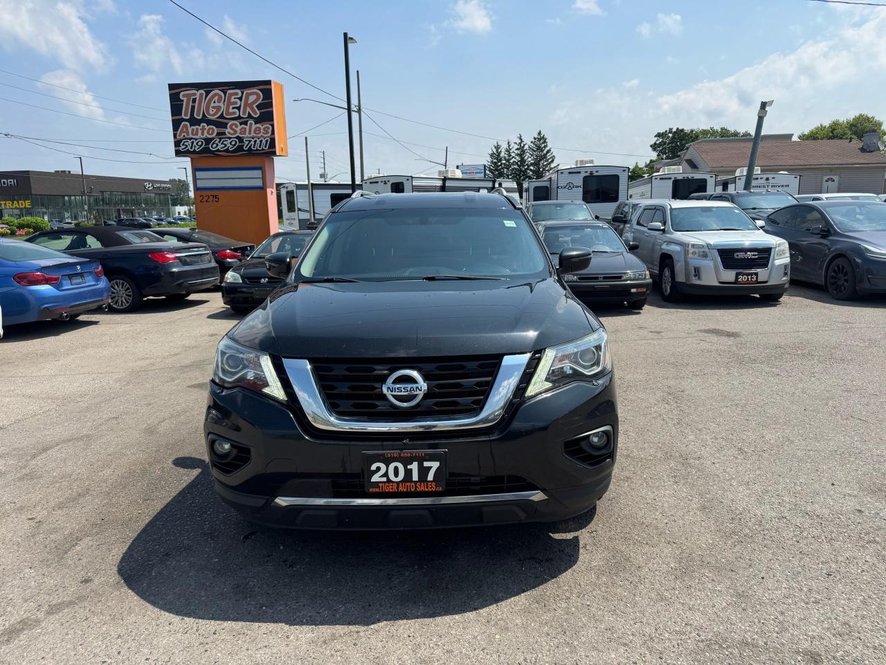 2017 Nissan Pathfinder SV - Photo #8