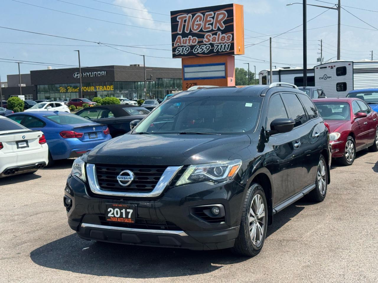 2017 Nissan Pathfinder SV - Photo #1