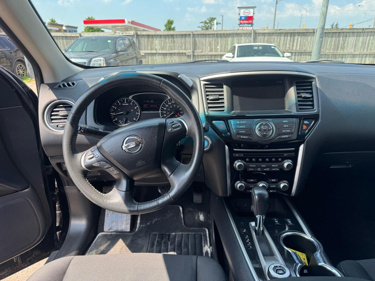 2017 Nissan Pathfinder SV - Photo #9