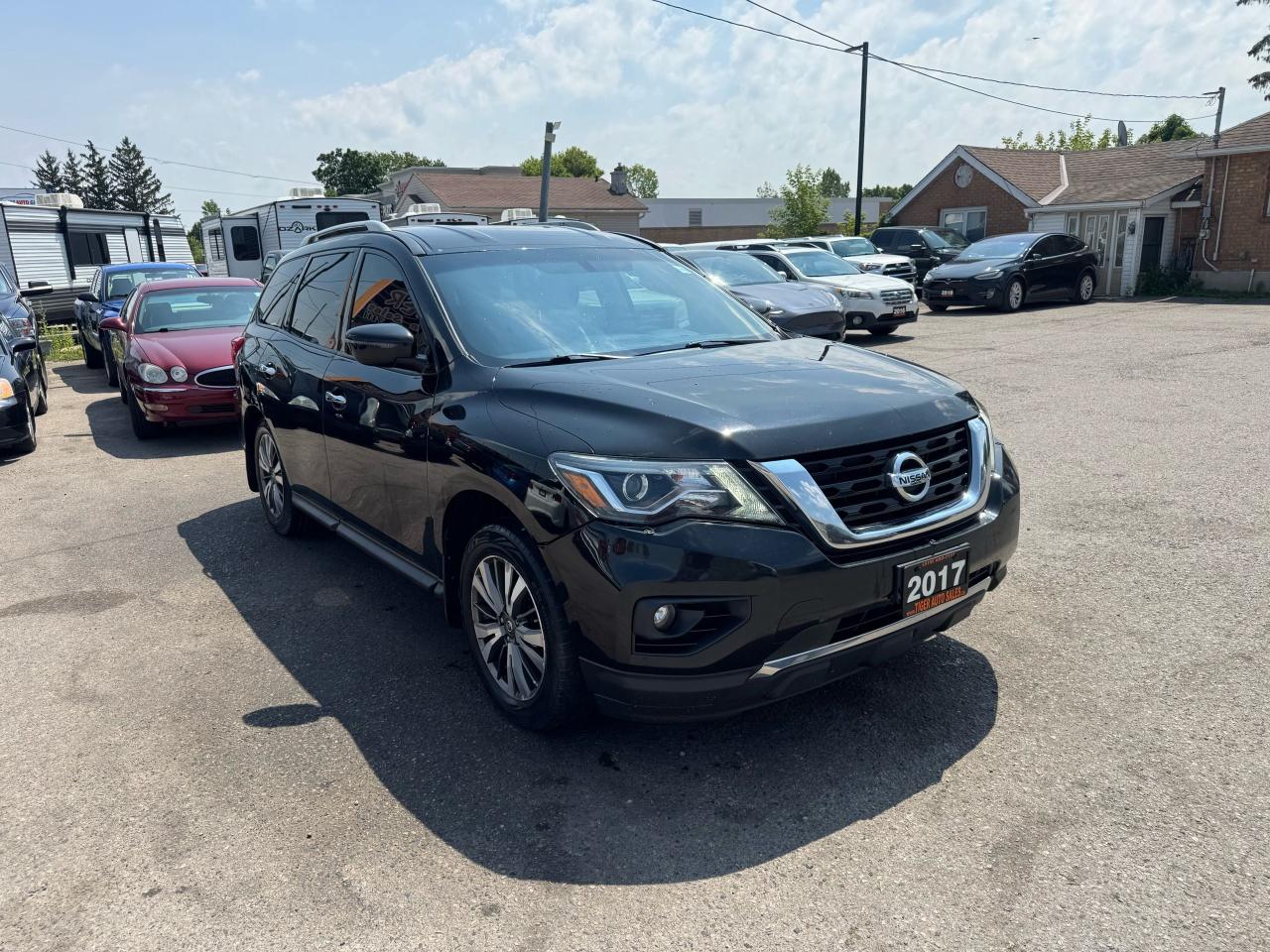 2017 Nissan Pathfinder SV - Photo #7