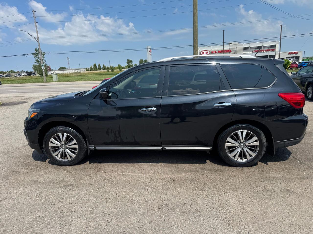 2017 Nissan Pathfinder SV - Photo #2