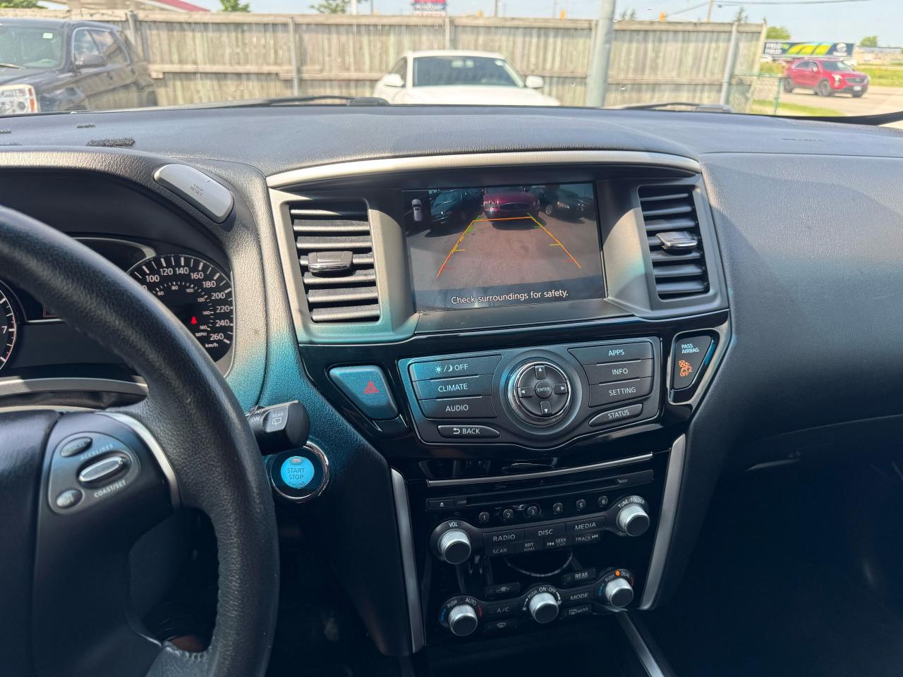 2017 Nissan Pathfinder SV - Photo #14