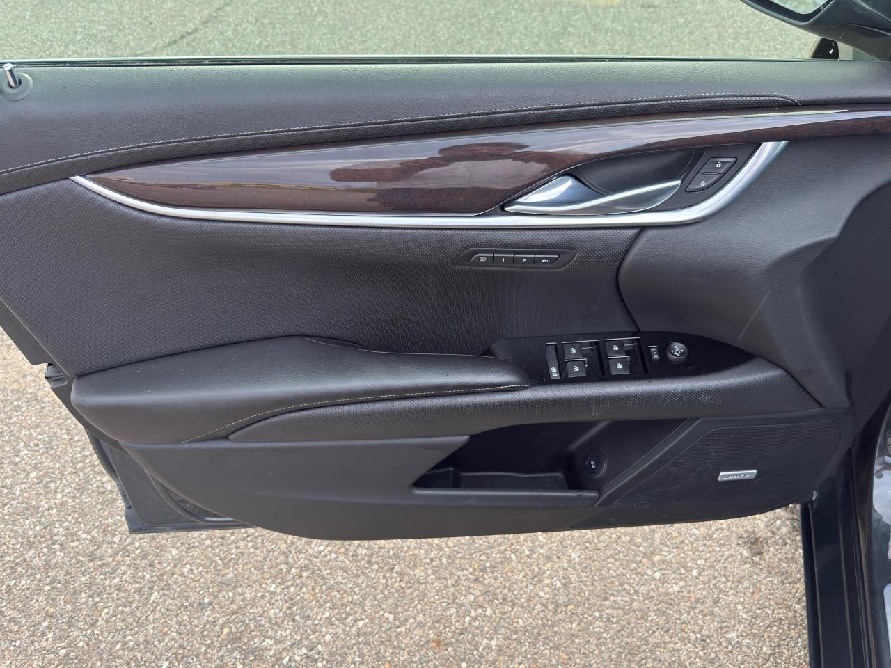 2016 Cadillac XTS Luxury Collection - Photo #9