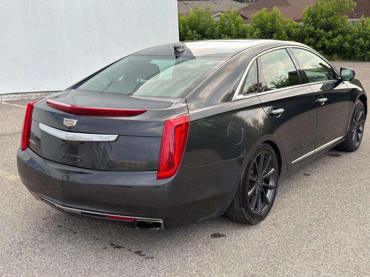 2016 Cadillac XTS Luxury Collection - Photo #5