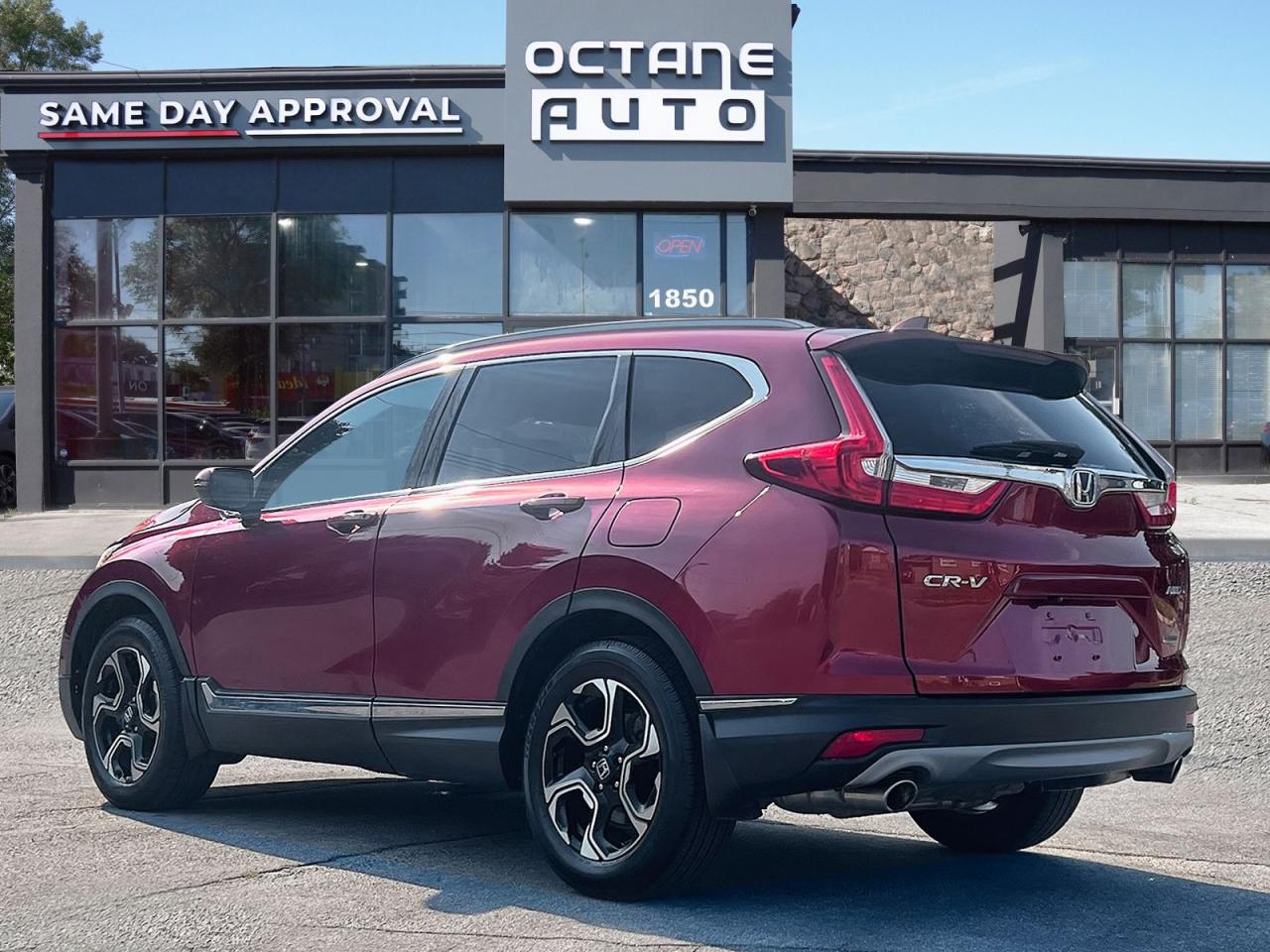 2017 Honda CR-V Touring AWD - Photo #4