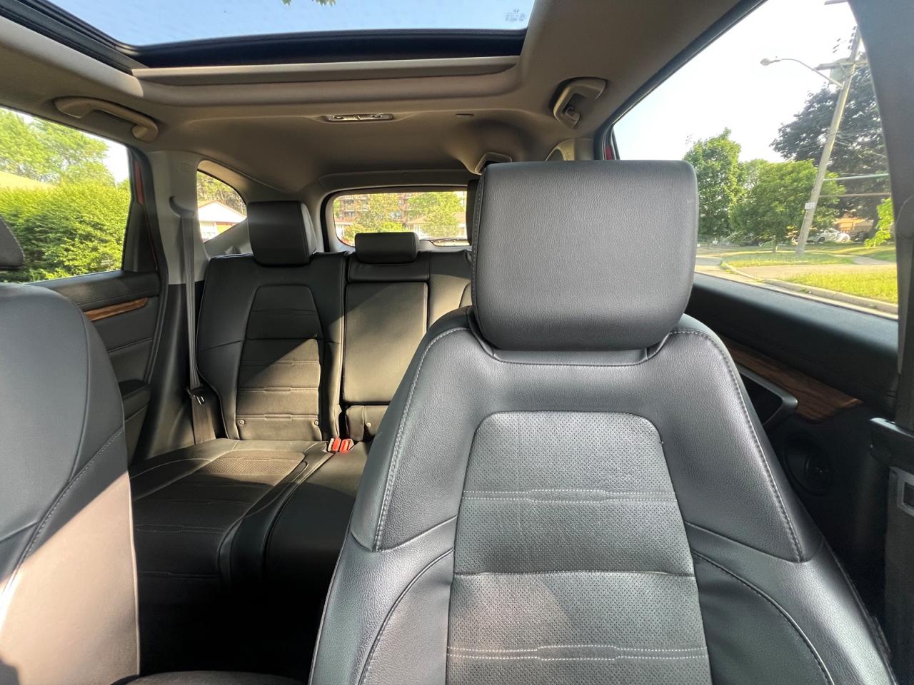 2017 Honda CR-V Touring AWD - Photo #26