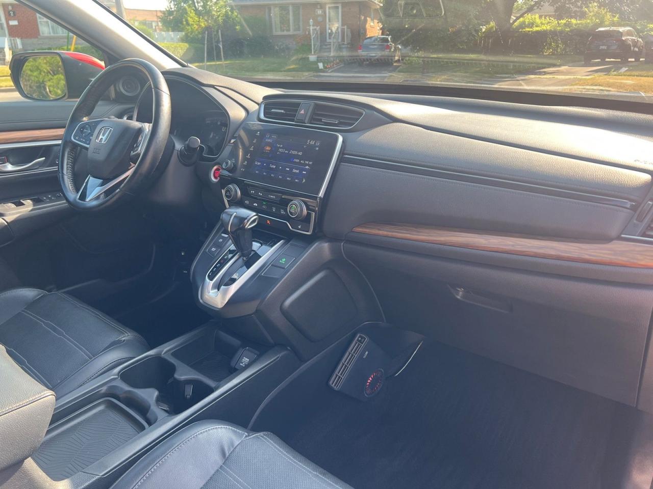 2017 Honda CR-V Touring AWD - Photo #11