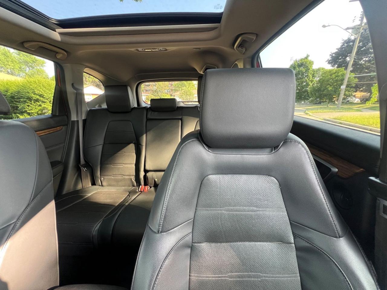 2017 Honda CR-V Touring AWD - Photo #26