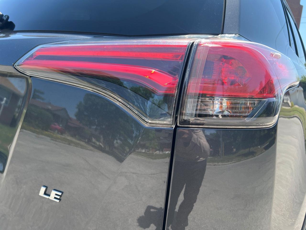 2018 Toyota RAV4 LE - Photo #7