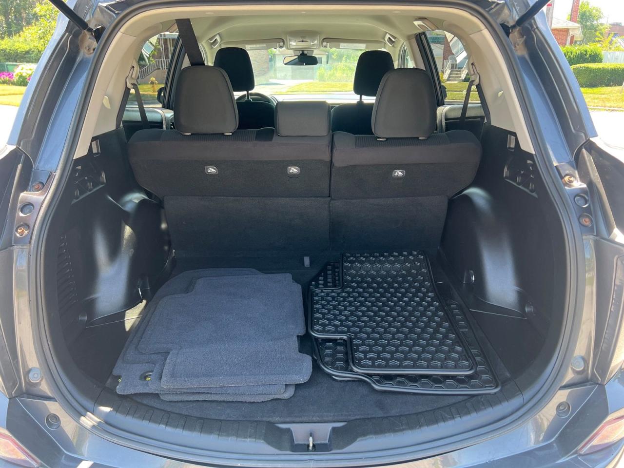 2018 Toyota RAV4 LE - Photo #9