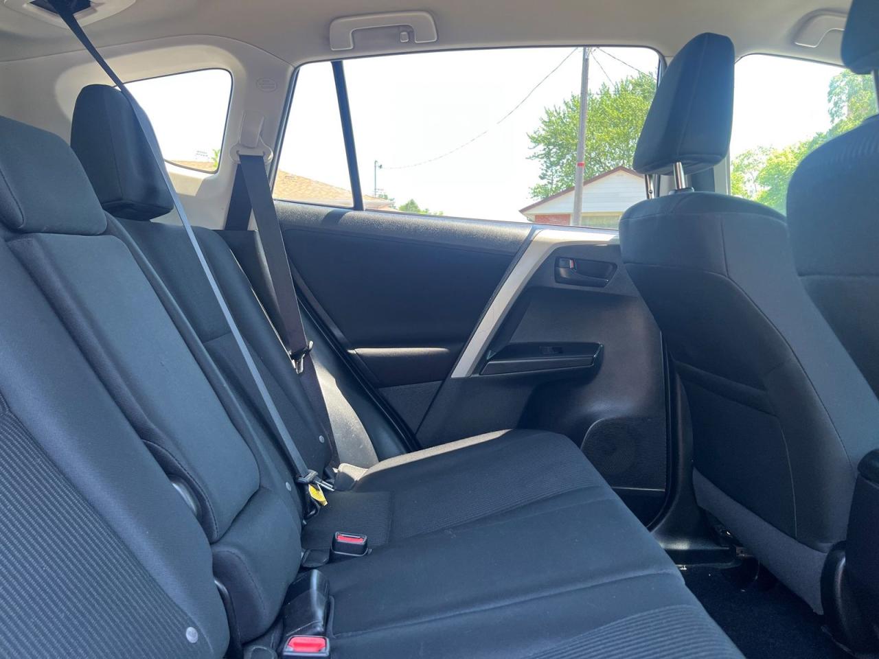 2018 Toyota RAV4 LE - Photo #10