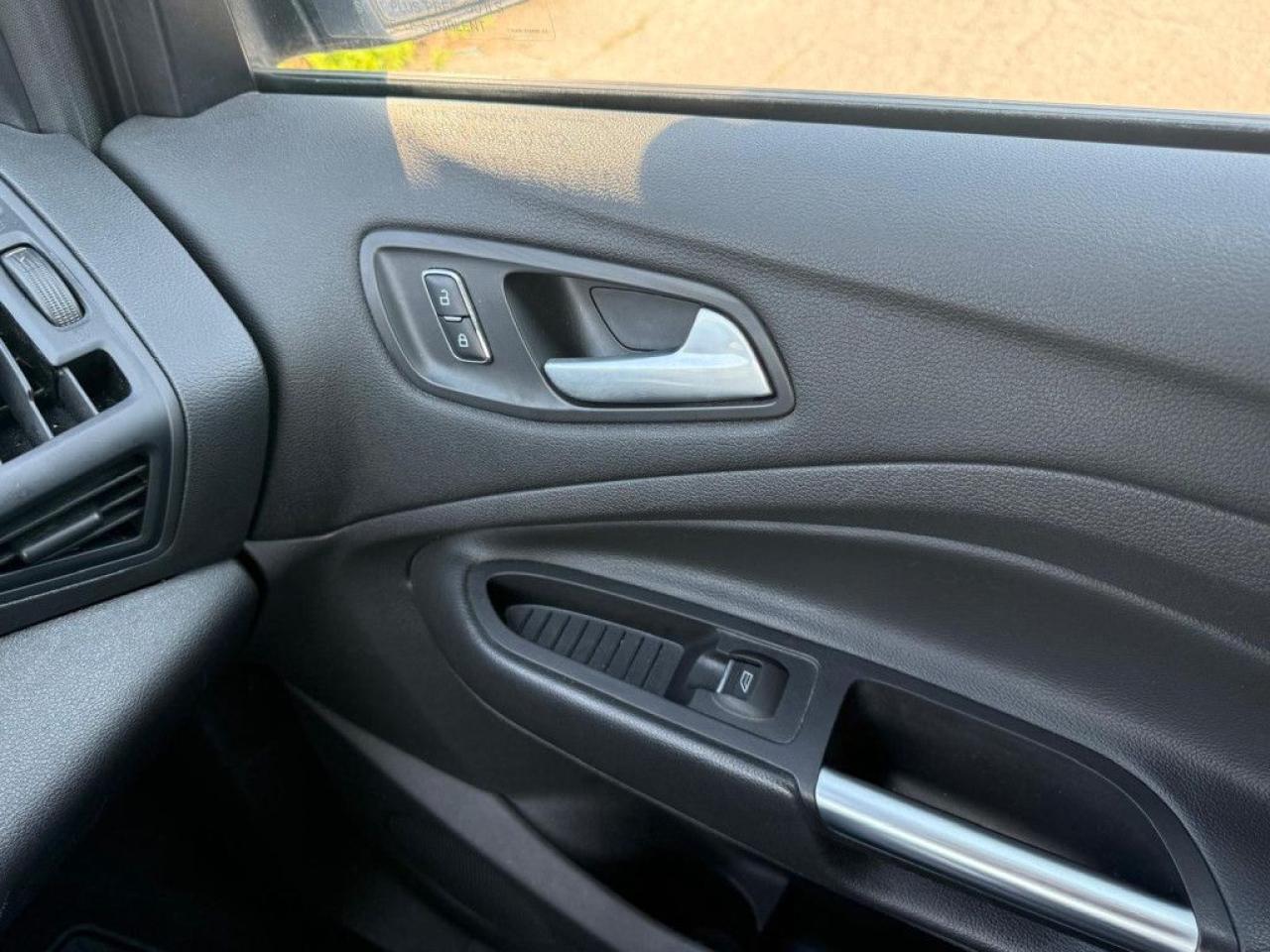 2015 Ford Escape SE |4WD|LEATHER|NAVI|BACK-UP CAM|POWER SEATS|HEATED SEATS| - Photo #27
