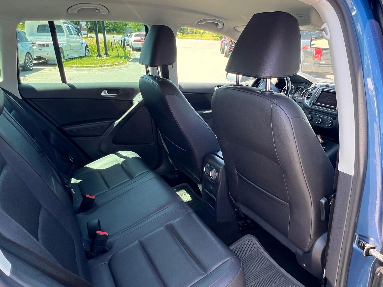 2017 Volkswagen Tiguan 4MOTION 4dr Wolfsburg Edition - Photo #9
