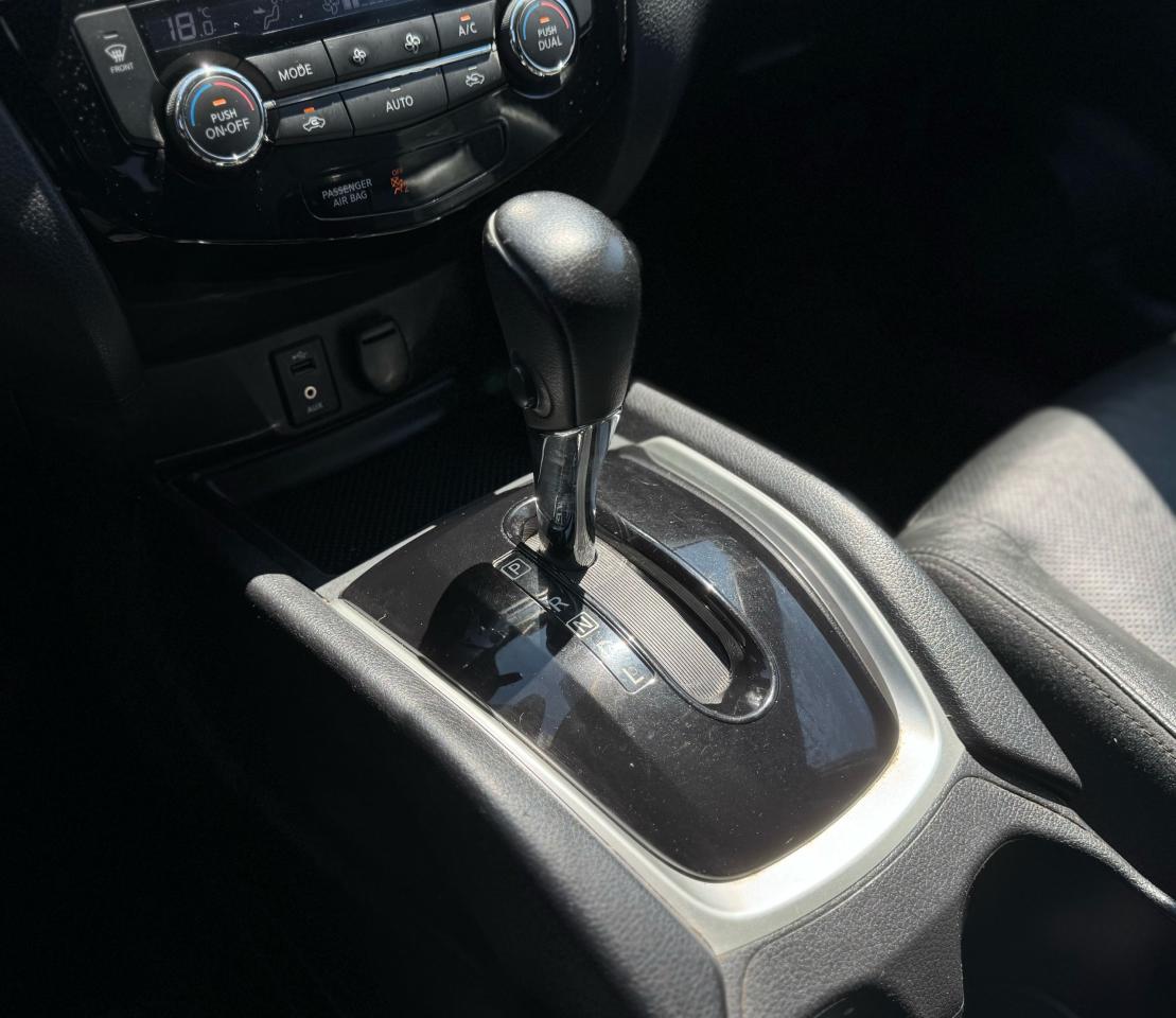2015 Nissan Rogue S Photo13