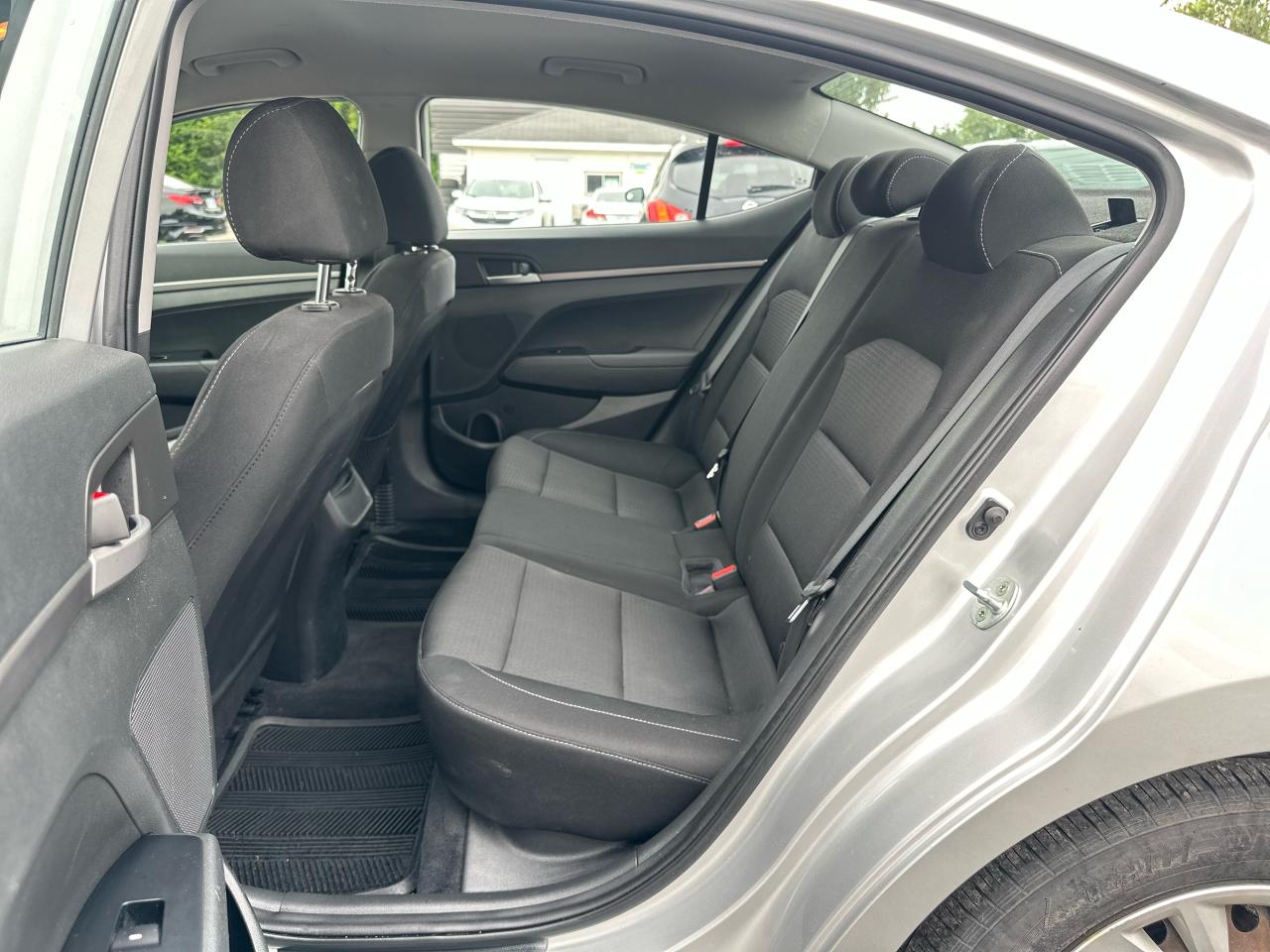 2017 Hyundai Elantra LE Photo33