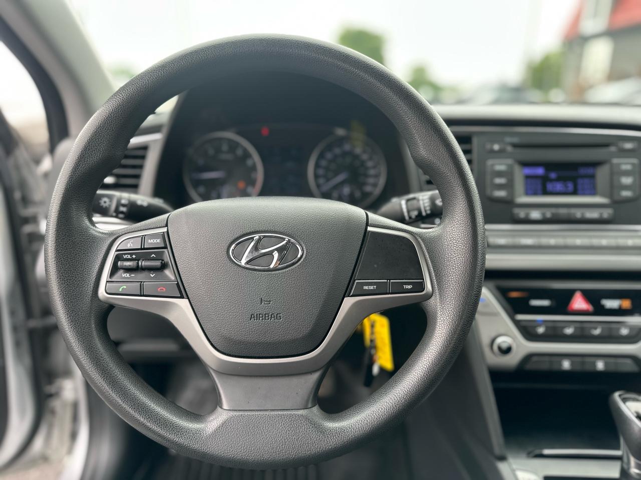 2017 Hyundai Elantra LE Photo37