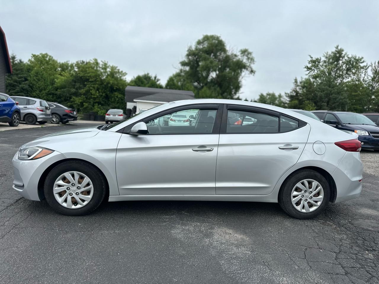 2017 Hyundai Elantra LE Photo27