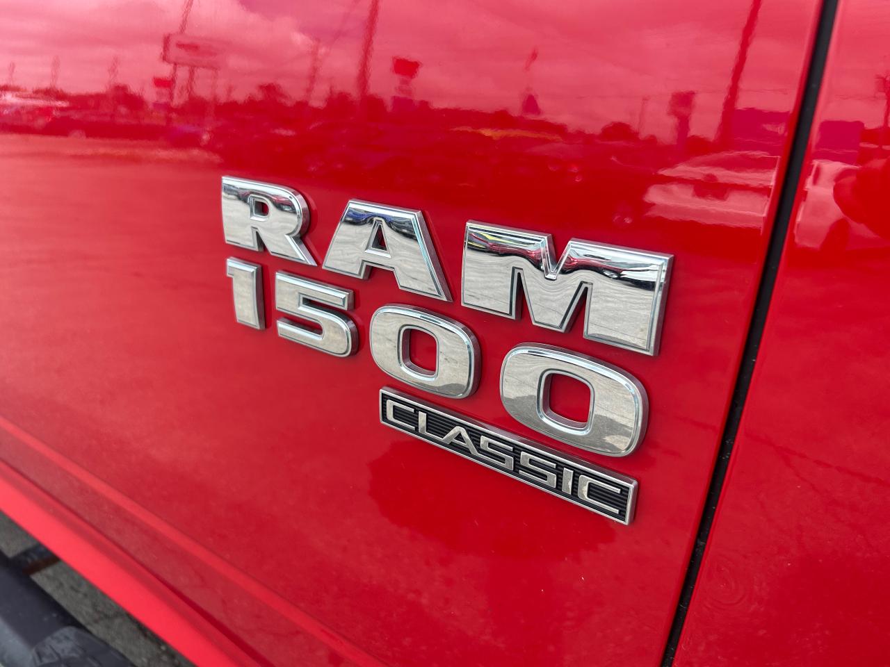 2019 RAM 1500 Classic ST - Photo #3
