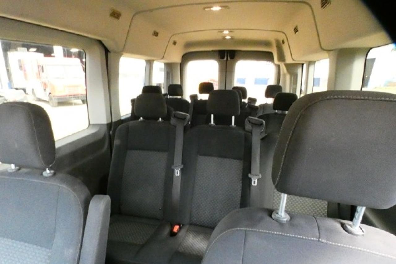 2023 Ford Transit 350 XL 12 pass. mid roof w/cloth seats, BUC - Photo #11