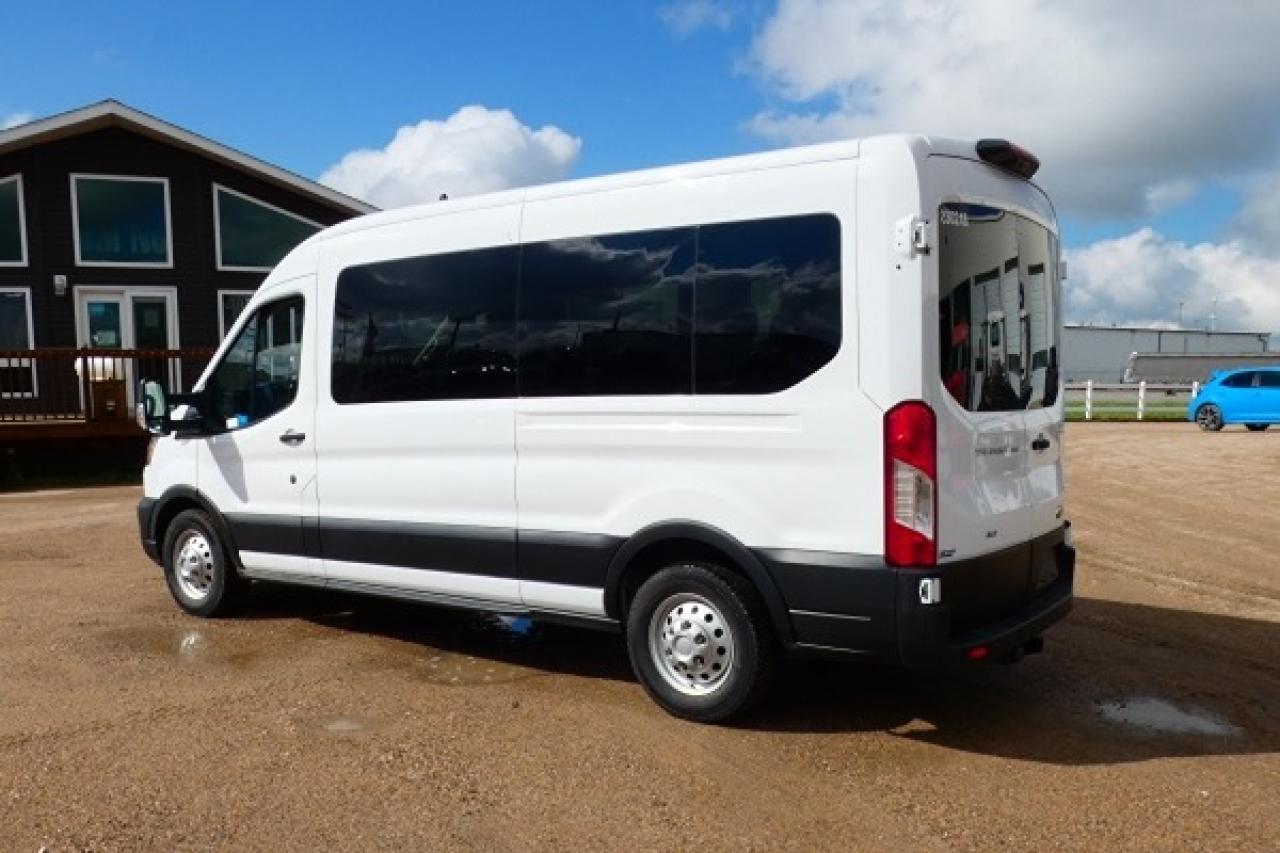 2023 Ford Transit 350 XL 12 pass. mid roof w/cloth seats, BUC - Photo #8