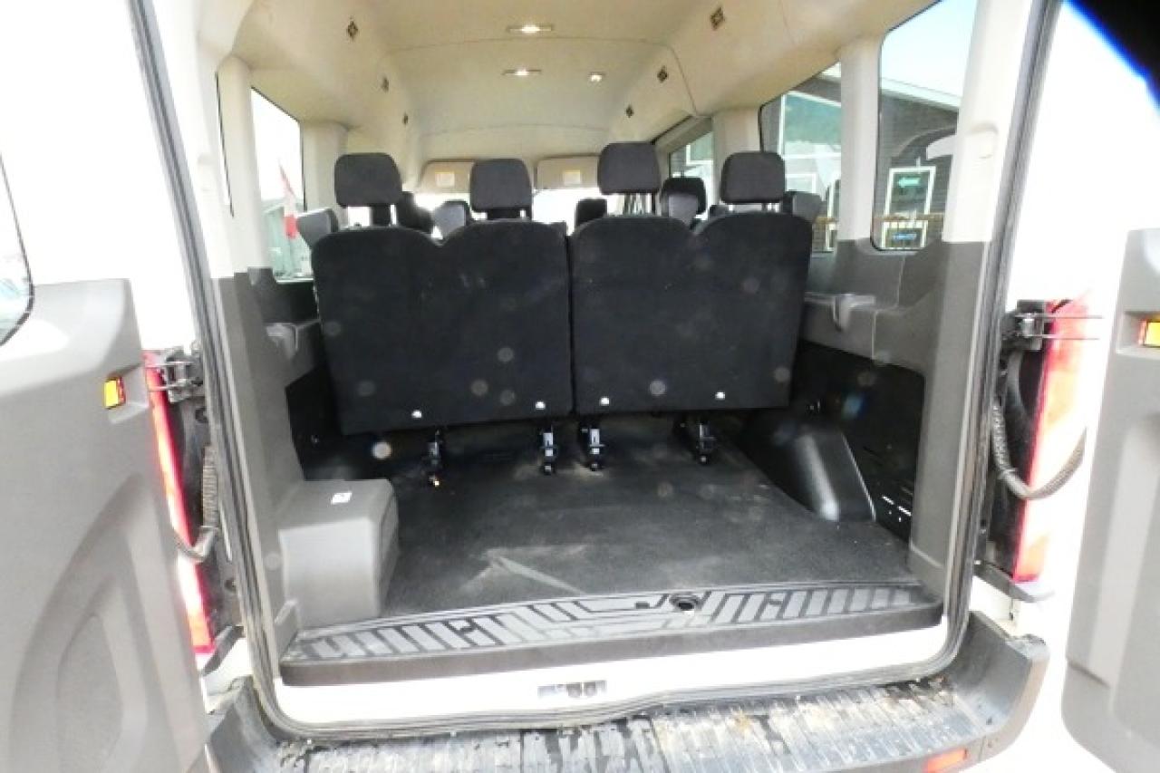 2023 Ford Transit 350 XL 12 pass. mid roof w/cloth seats, BUC - Photo #9