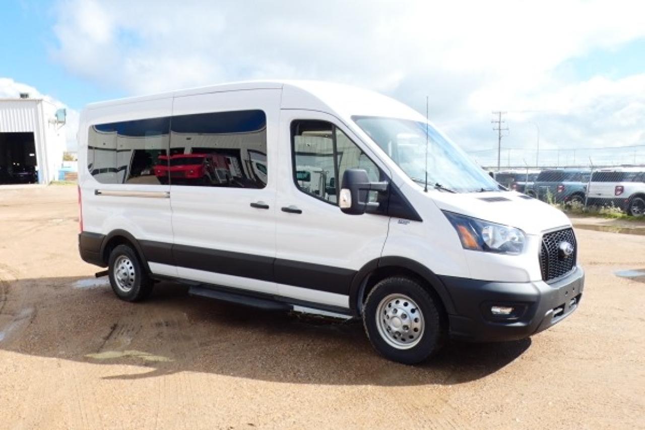 2023 Ford Transit 350 XL 12 pass. mid roof w/cloth seats, BUC - Photo #4