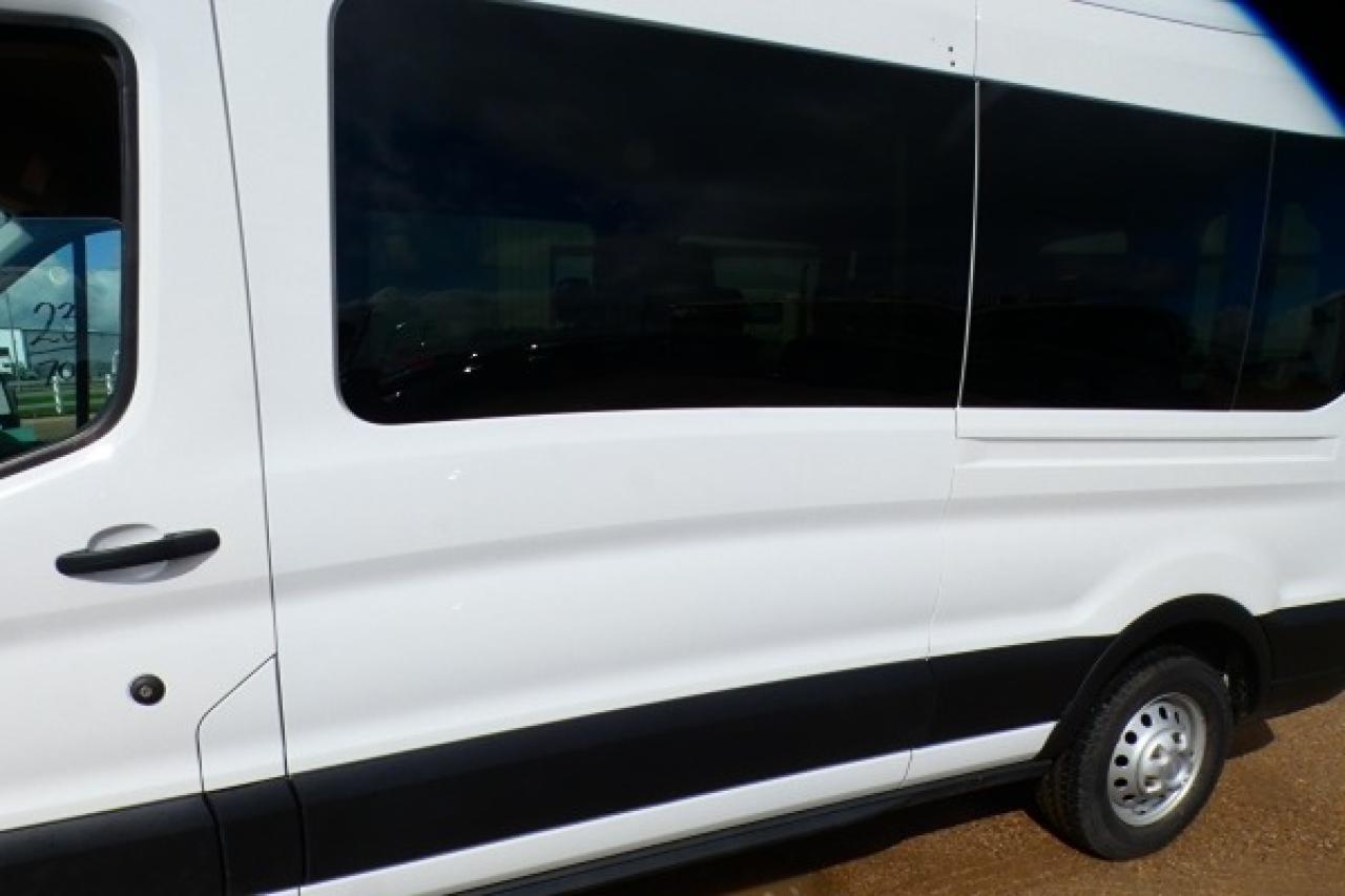2023 Ford Transit 350 XL 12 pass. mid roof w/cloth seats, BUC - Photo #24