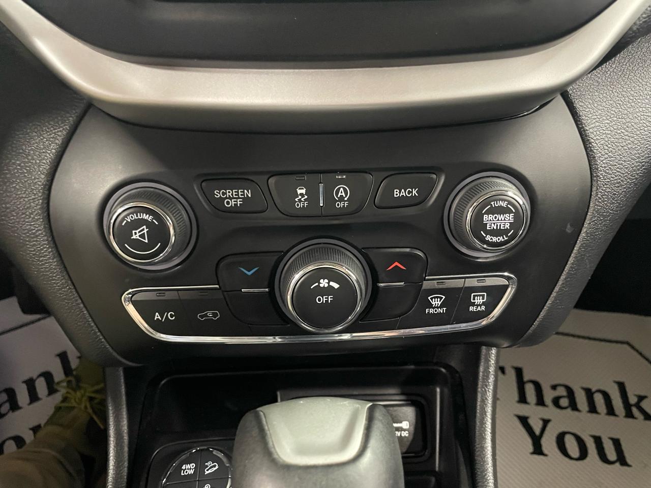 2016 Jeep Cherokee Trailhawk Photo39