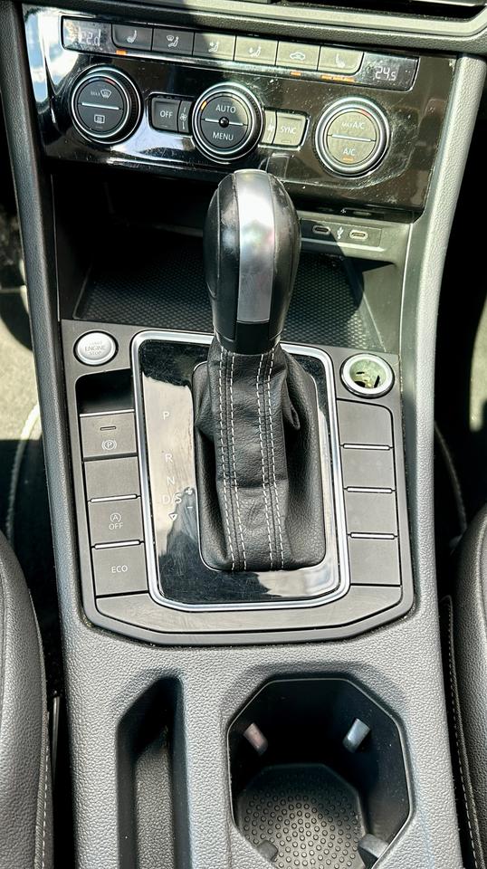 2021 Volkswagen Jetta HIGHLINE Photo