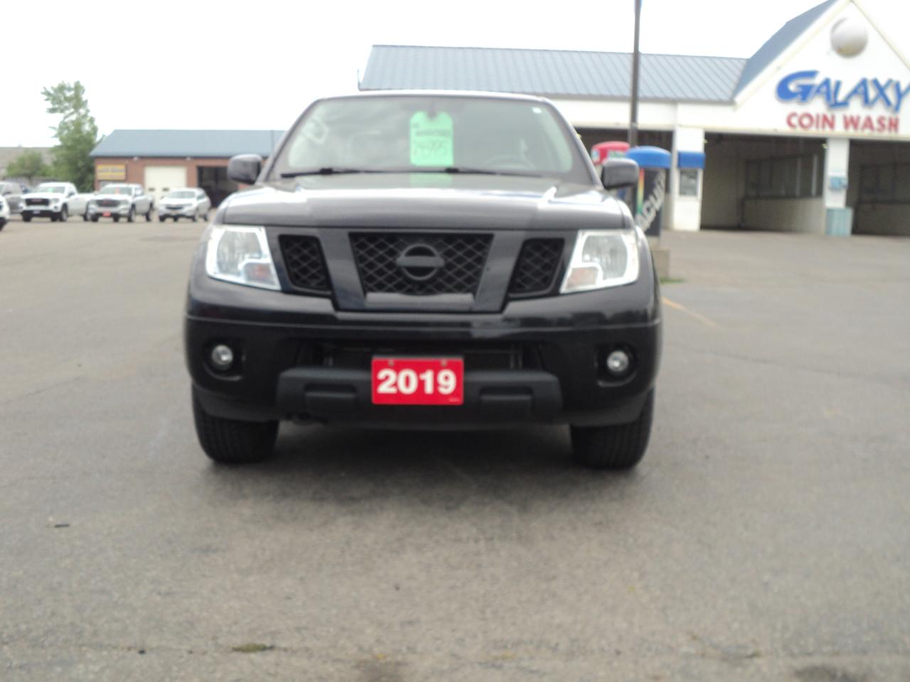 2019 Nissan Frontier SV Midnight Edition CrewCab 4x4 4.0L6cyl 6ftBox - Photo #4